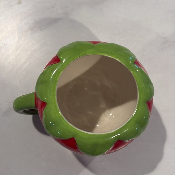 Strawberry mug earthenware microwave safe hand wash only great decor piece. - Picture 2 of 7